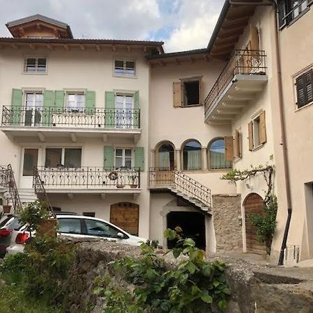 Api Tenna Apartments Glicine 1 Esterno foto