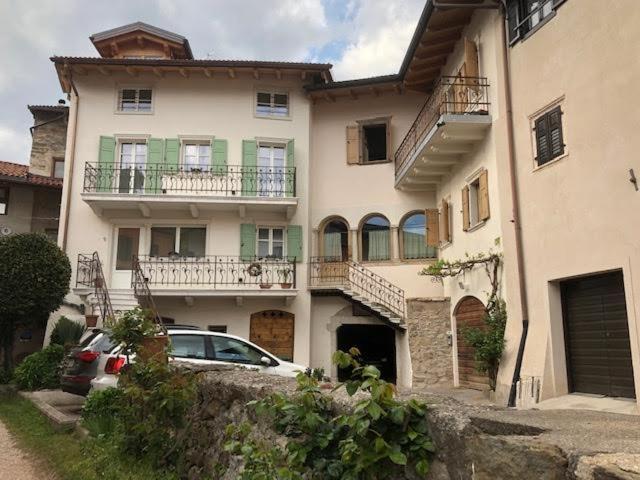 Api Tenna Apartments Glicine 1 Esterno foto