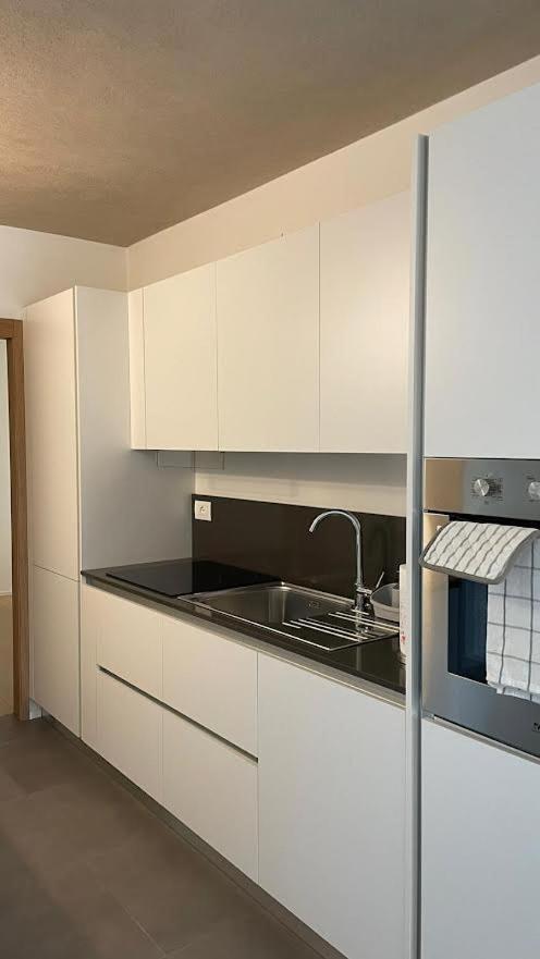 Api Tenna Apartments Glicine 1 Esterno foto
